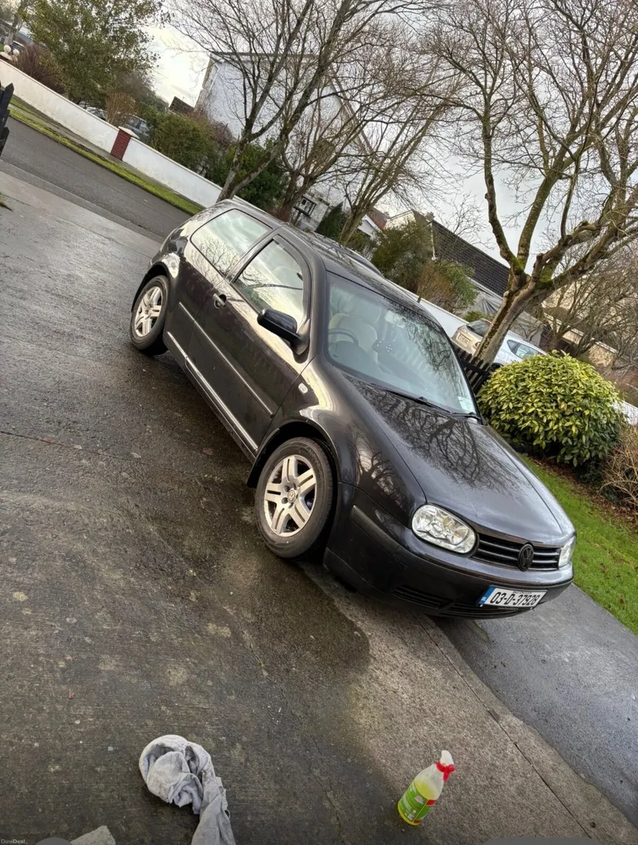 Volkswagen Golf 2003 - Image 1