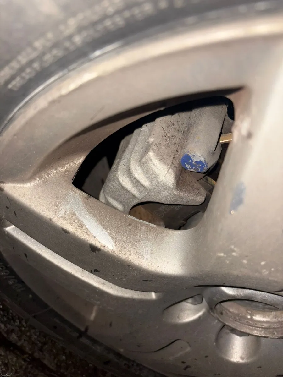 Volkswagen Golf 2003 - Image 2