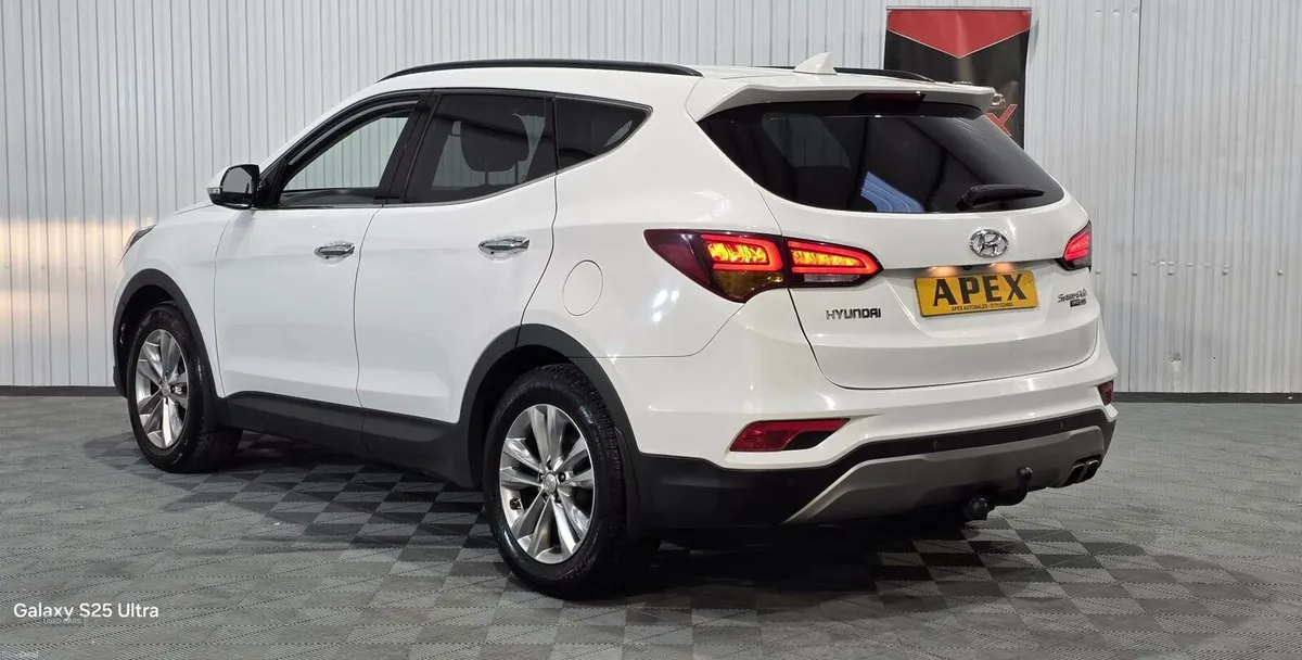 Hyundai Santa Fe DIESEL ESTATE - Image 3