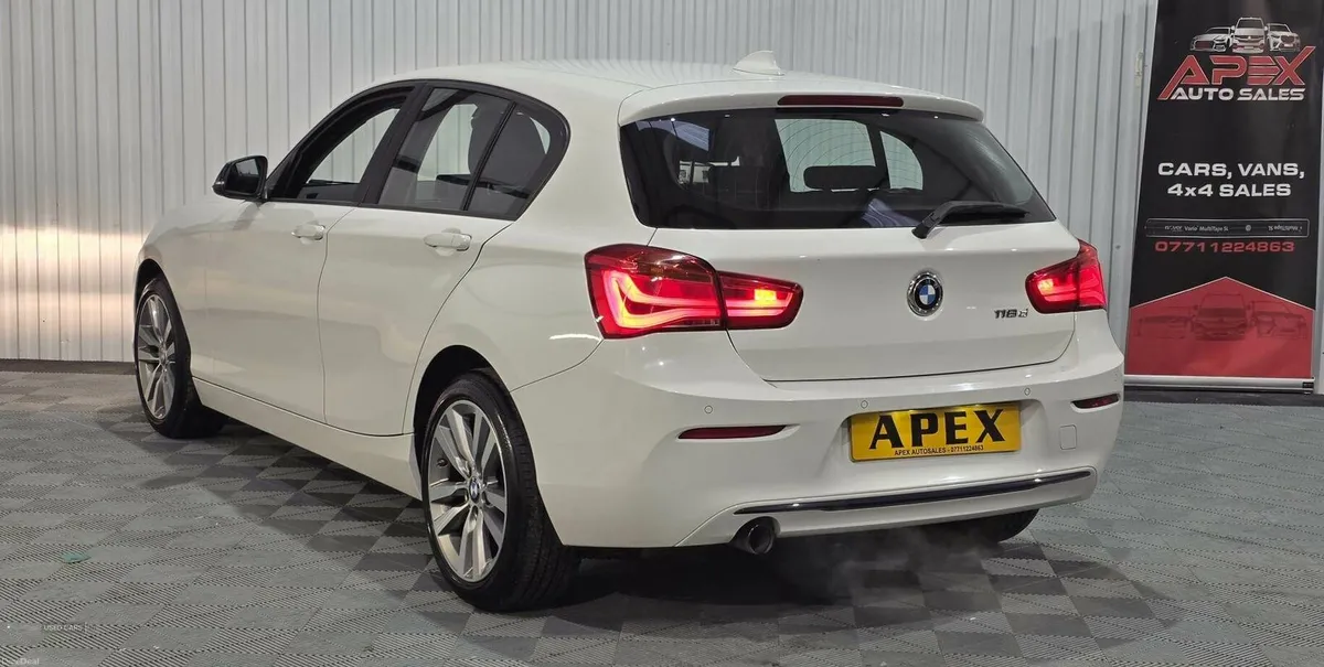 BMW 1-Series DIESEL HATCHBACK - Image 3