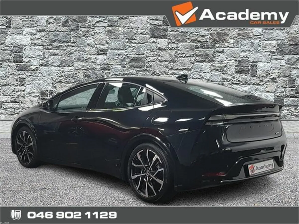 Toyota Prius Prius Plug-in Hybrid 4DR Auto - Image 3