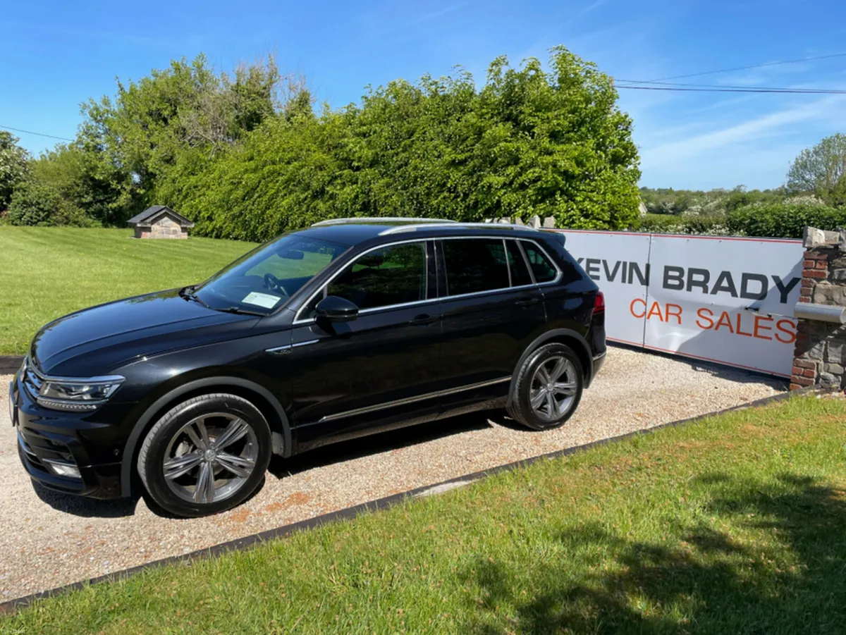 Volkswagen Tiguan 1.4 TSI  DSG R-LINE 150 BHP SUV. - Image 3