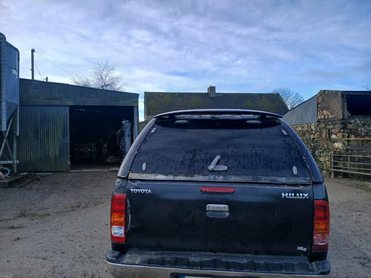 Toyota Hilux - Image 2