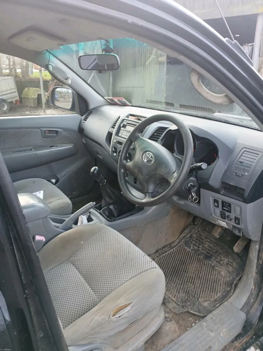 Toyota Hilux - Image 3