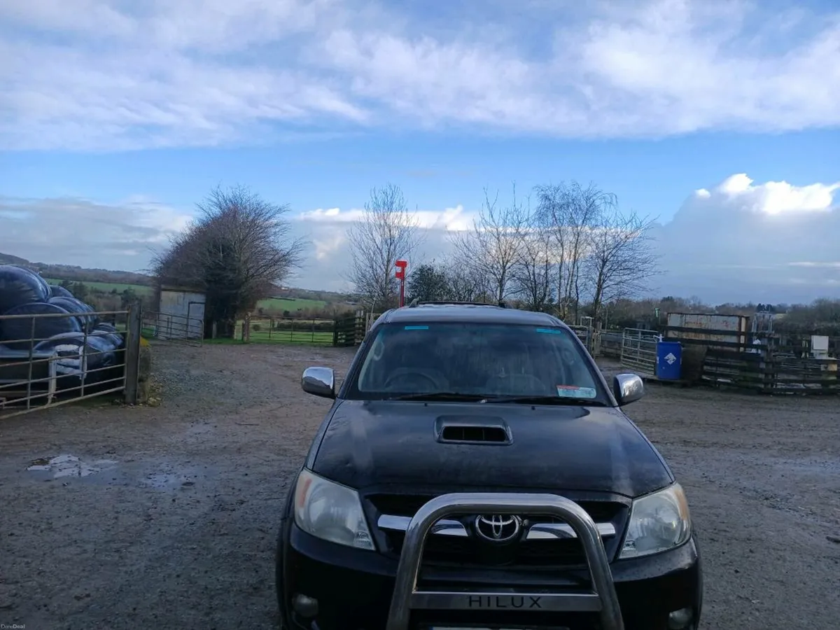Toyota Hilux - Image 4