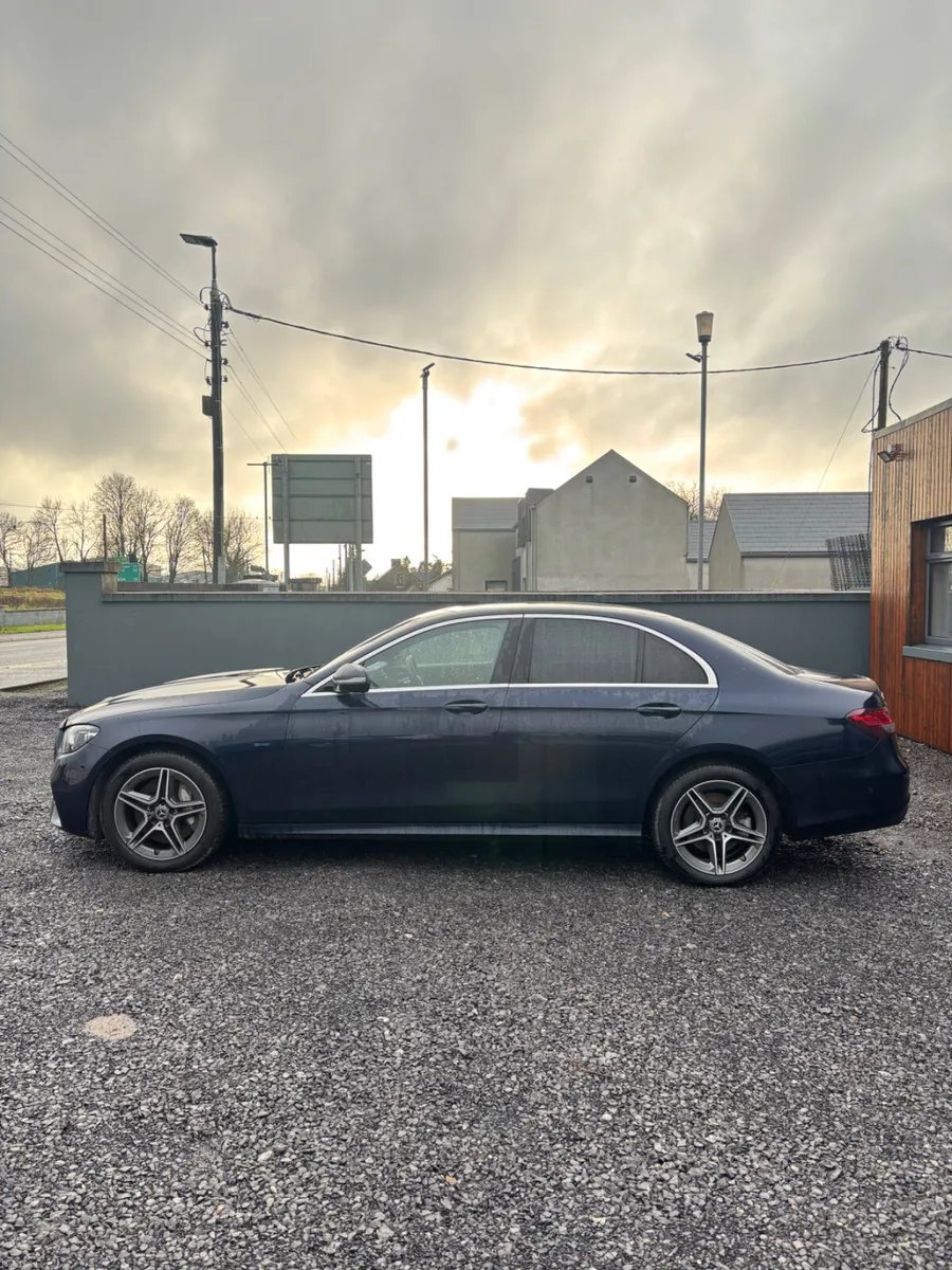 Mercedes-Benz E300de 2021 - Image 3
