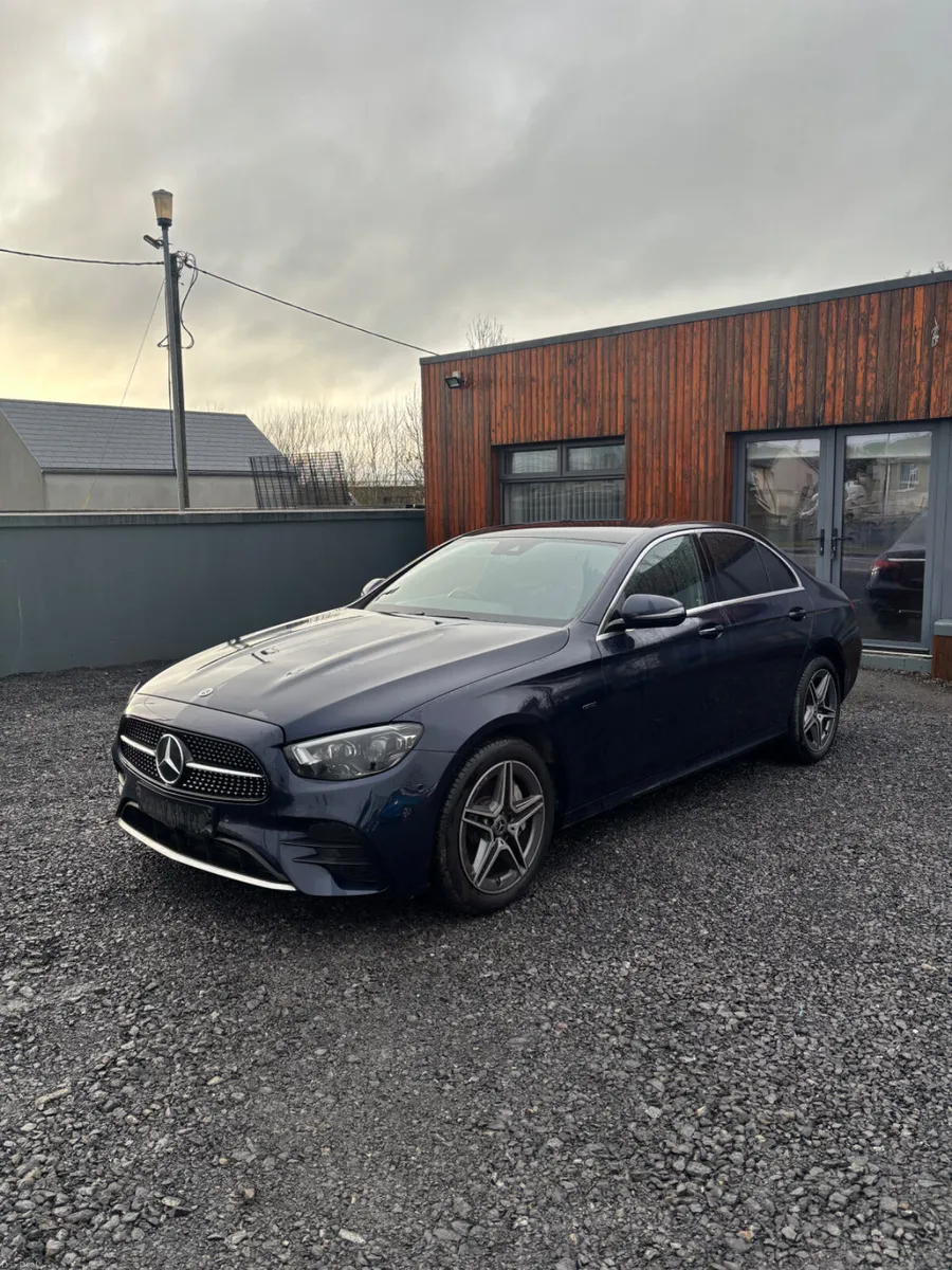 Mercedes-Benz E300de 2021 - Image 1
