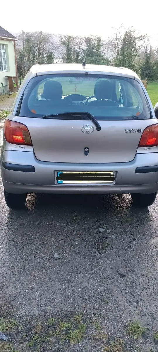 Toyota Yaris 2003 - Image 2