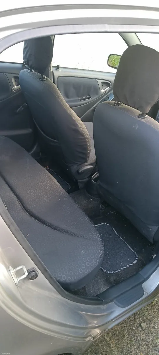 Toyota Yaris 2003 - Image 3