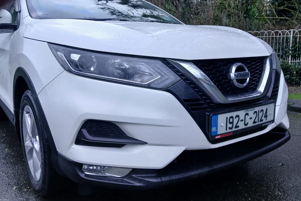 Nissan Qashqai 2019 *ONE OWNER* 1.5 DCi SV 5dr - Image 3