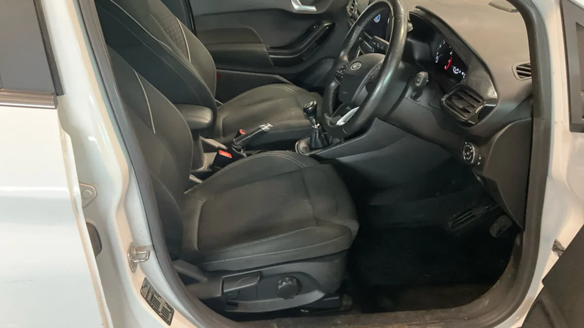 2018 Ford Fiesta TITANIUM 1.0 Petrol - Image 3