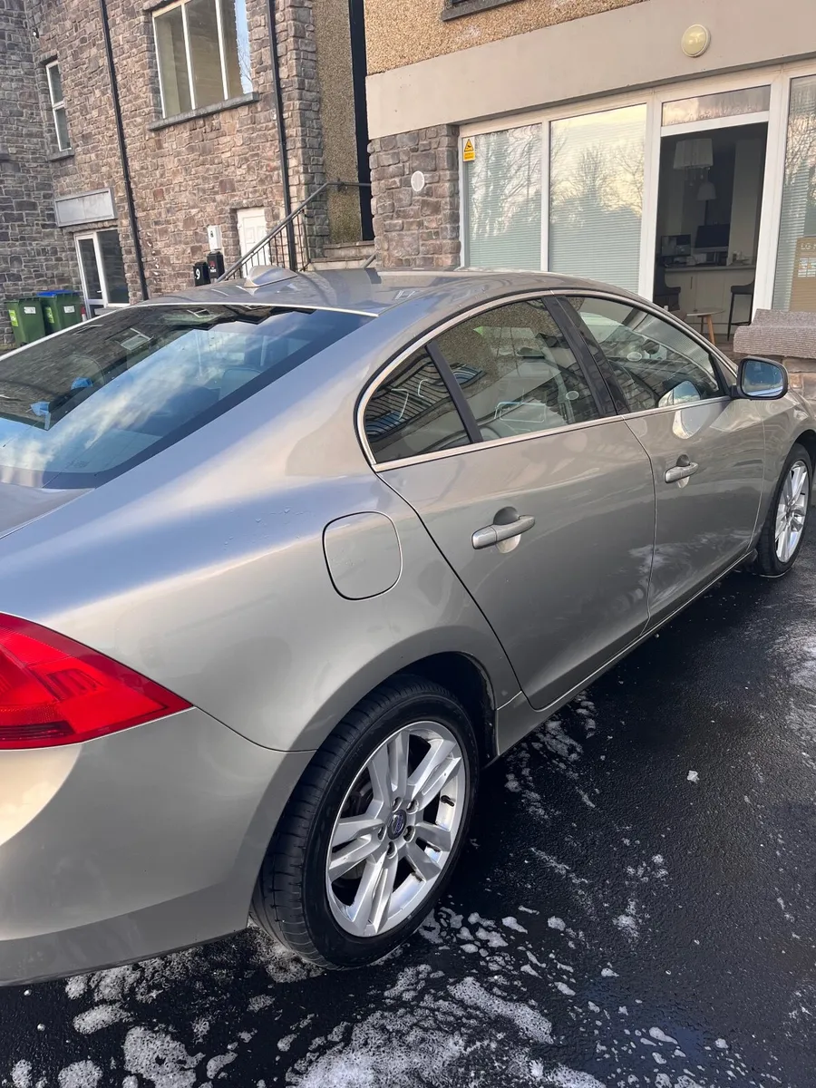 Volvo S60 2013 - Image 2