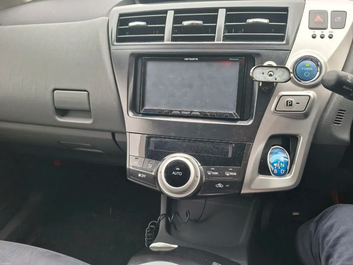 Toyota prius - Image 4