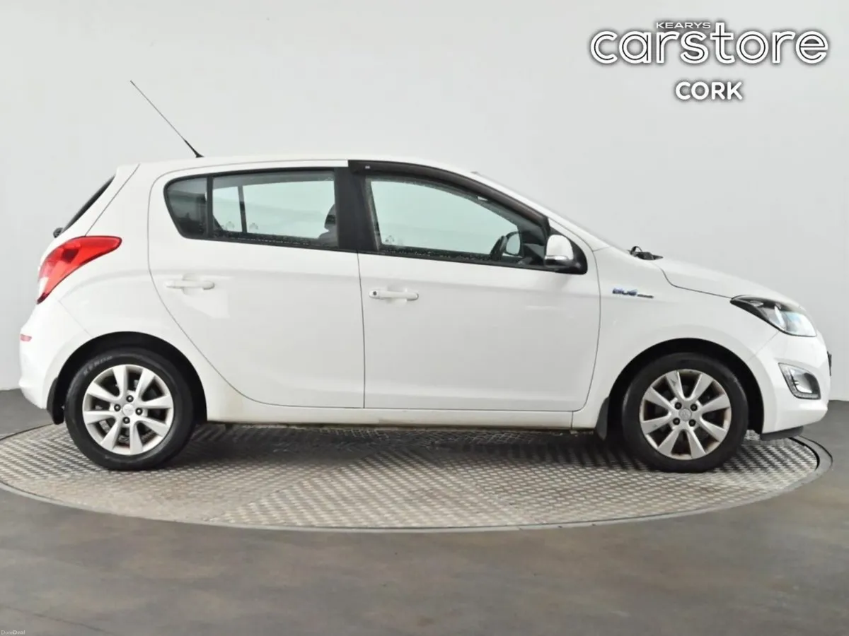Hyundai i20 1.2 Premium - Image 2