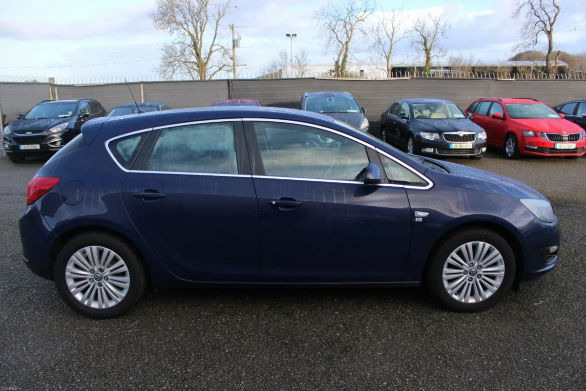 Vauxhall Astra ASTRA 1.7 CDTI EXCITE 16V 5DR - TEN - Image 3