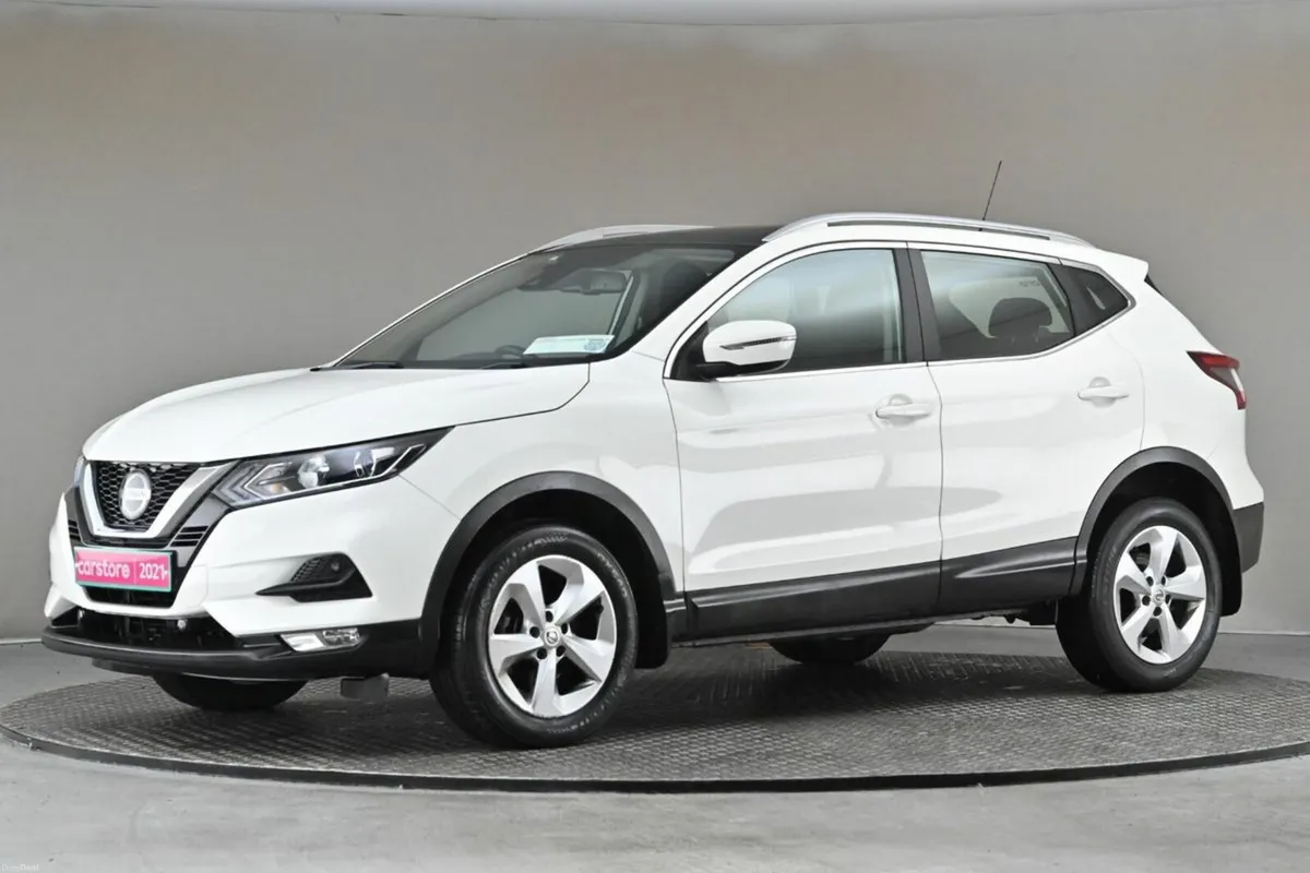 Nissan Qashqai 1.3 PET SE 6SPD **PANORAMIC ROOF**R - Image 4