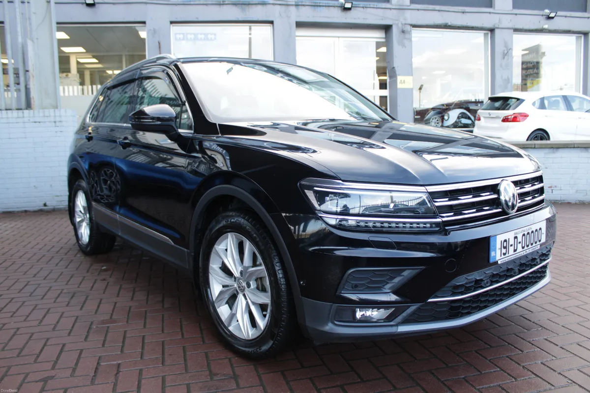 2.0 TDI 4 MOTION HIGHLINE 5DR ESTATE AUTO - Image 2
