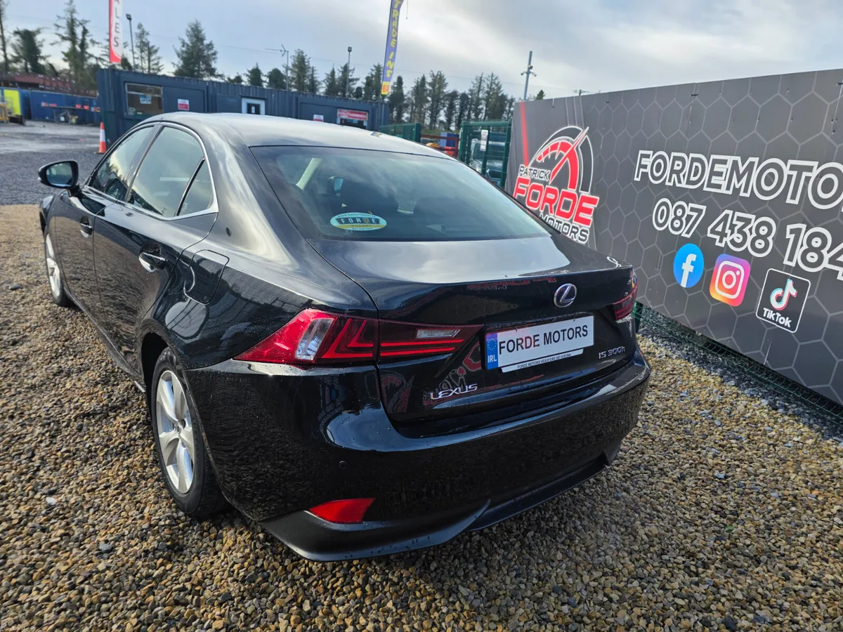 Lexus IS 2014 - Image 3