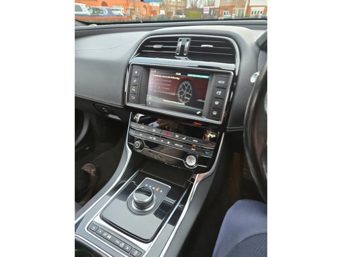 Jaguar XE 2.0 D R-SPORT 180PS 4DR AUTOMATIC VERY N - Image 2