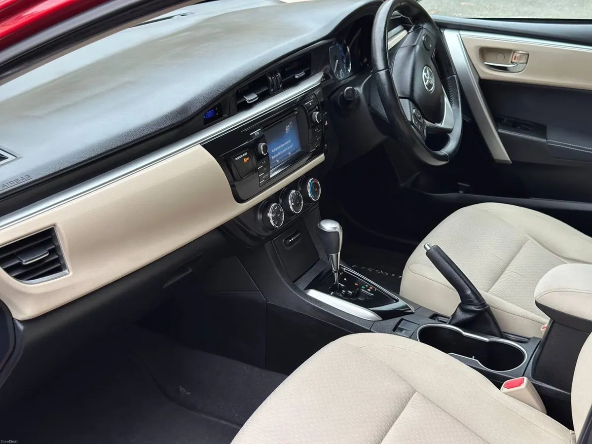 Toyota Corolla / automatic / low mileage / 2014 - Image 2