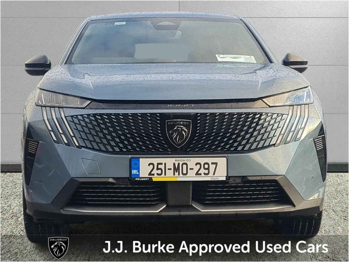 Peugeot 3008 1.2 MHEV PureTech 136bhp eDCS6 Allure - Image 2