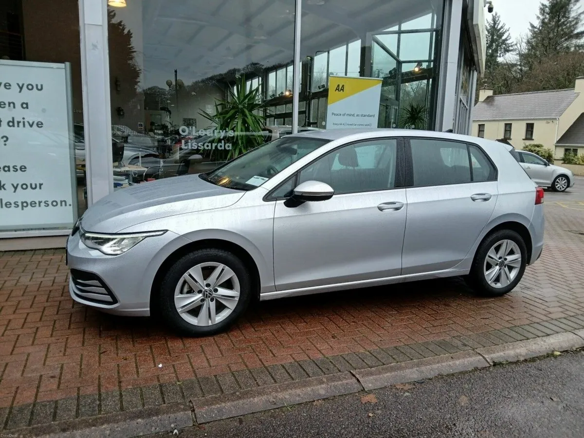 Volkswagen Golf 1.0 TSI 110HP Life, FSH, Silver Me - Image 2