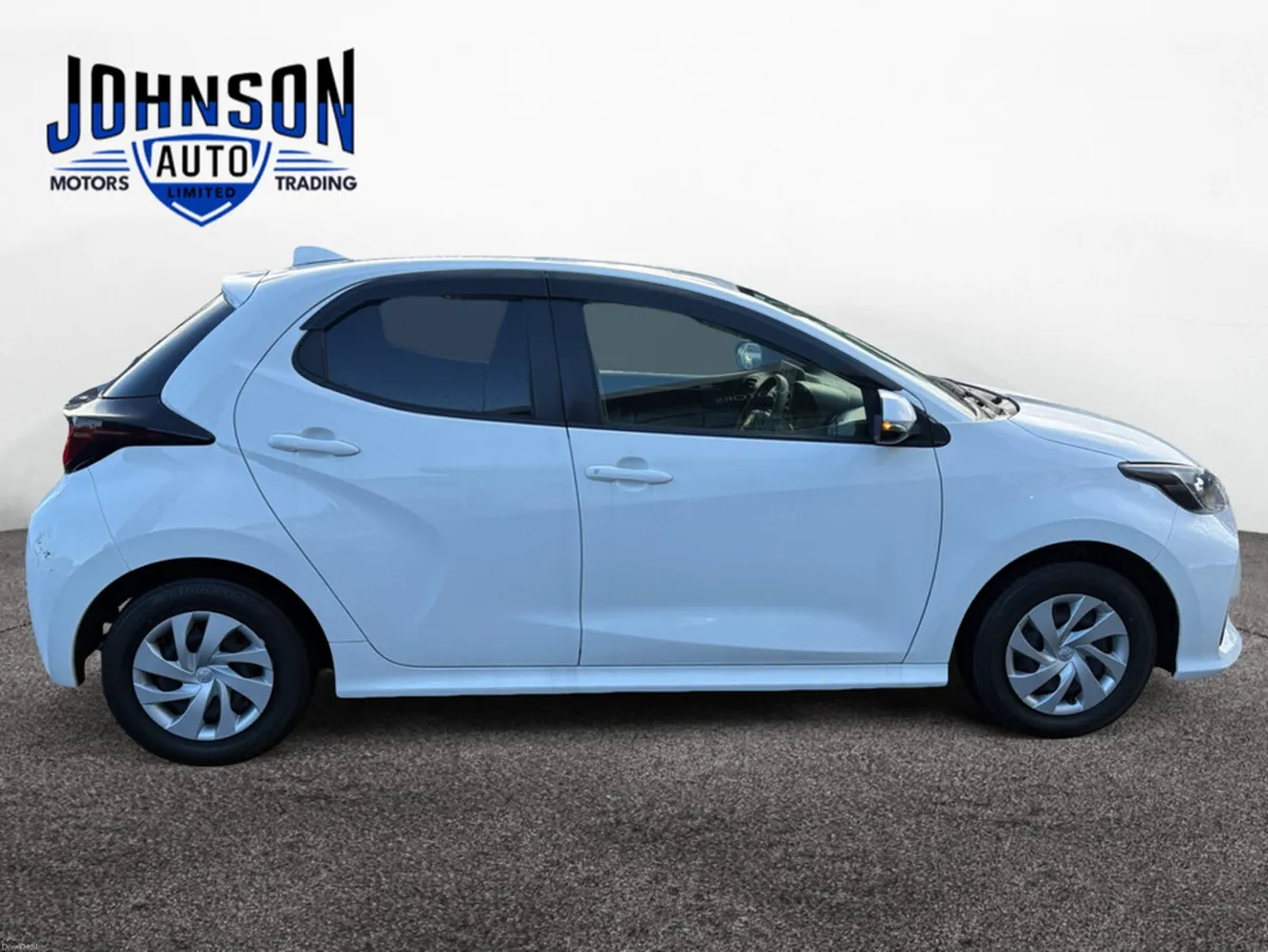 Toyota Yaris 1.5 Petrol HYBRID Auto - Image 4