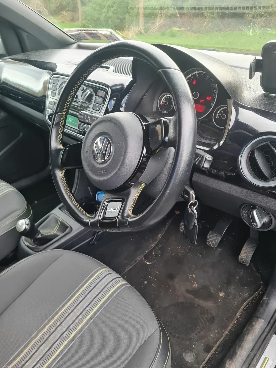 Volkswagen up! 2015 - Image 3