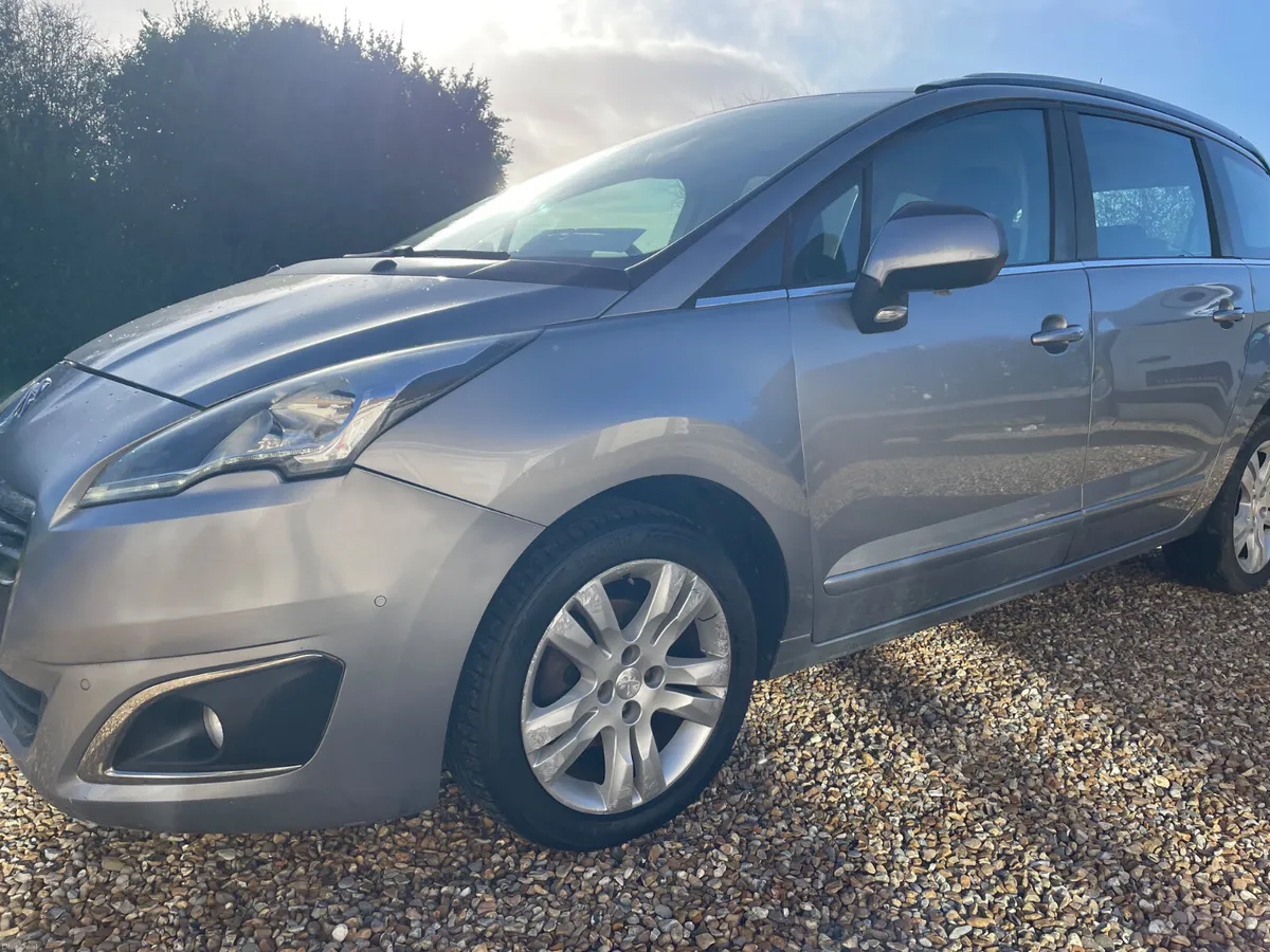 Peugeot 5008 2015 Diesel 7 seater. - Image 1
