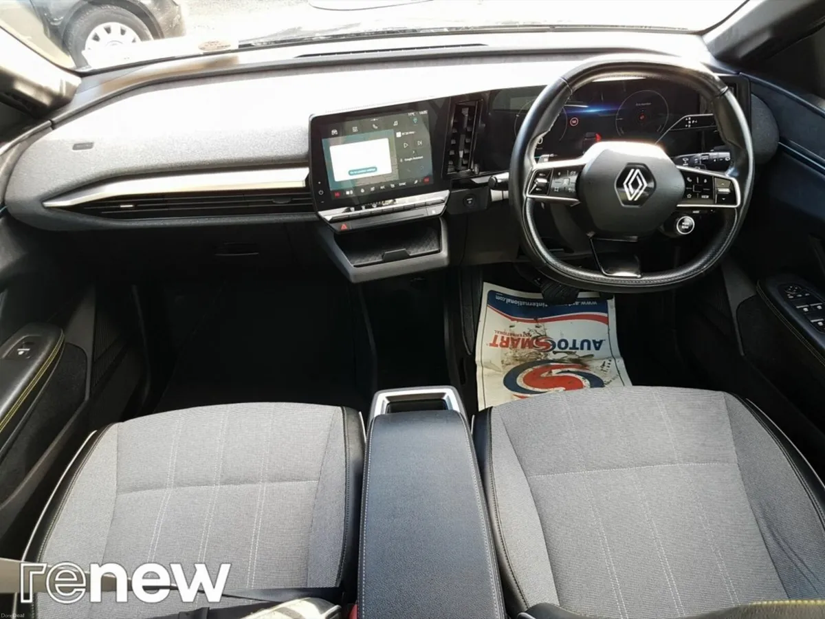 Renault Megane E-Tech Techno EV60 220hp - Image 2
