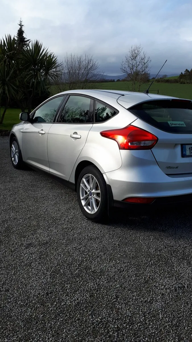 Ford Focus Style 1.6 TDCI 2015 - Image 2