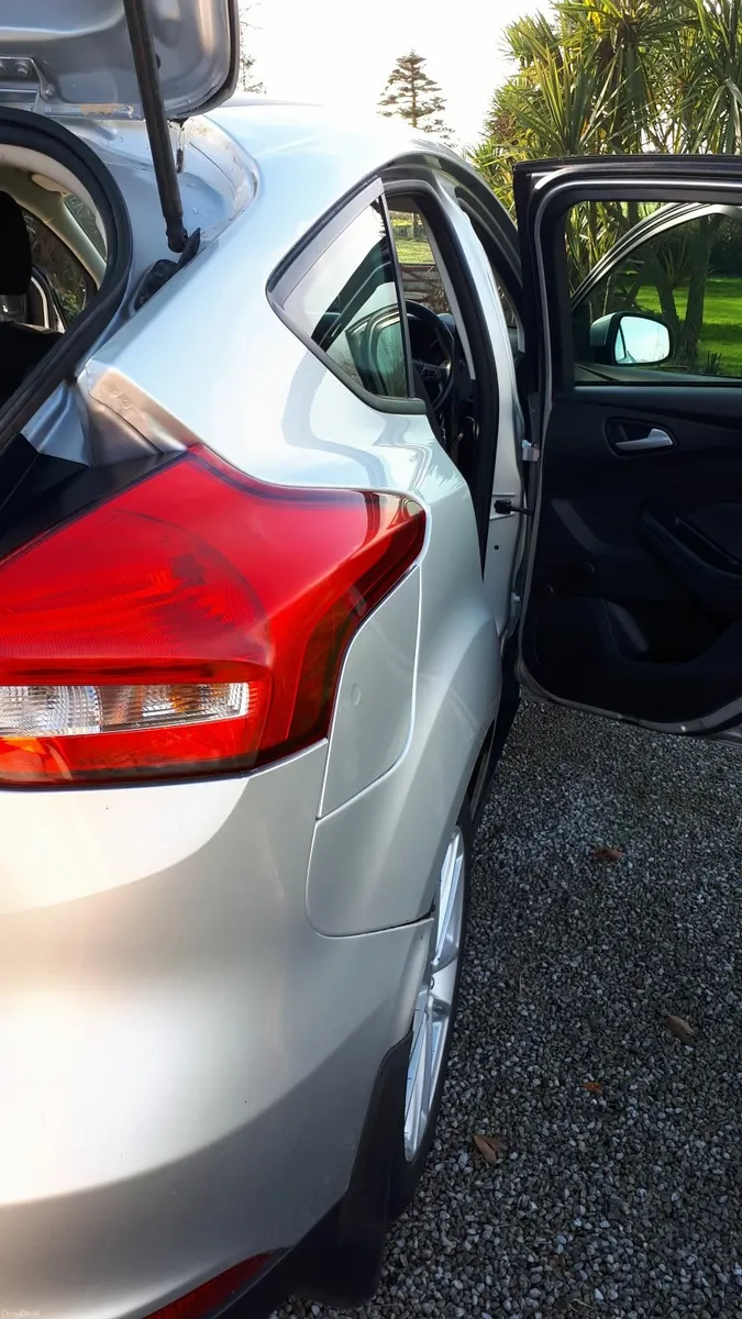 Ford Focus Style 1.6 TDCI 2015 - Image 4