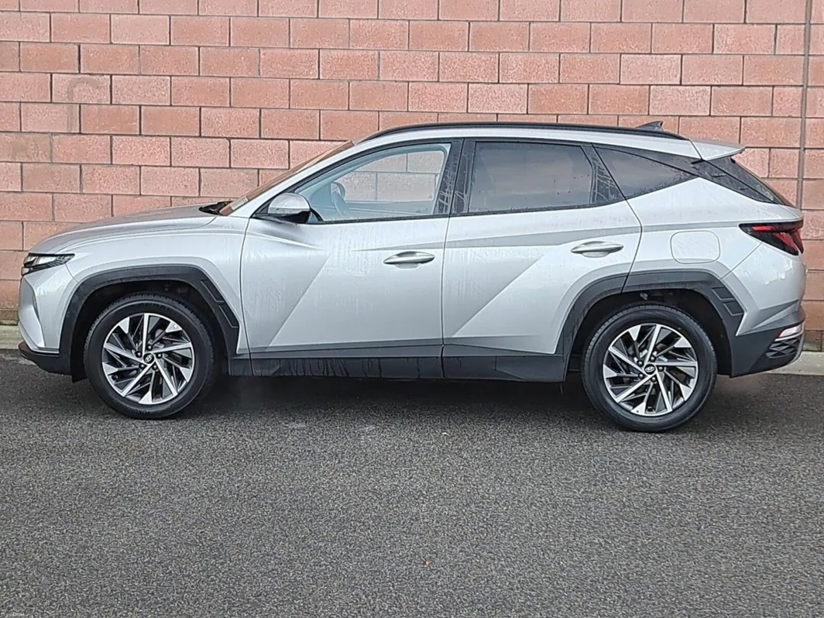 Hyundai Tucson Executive Model 1.6 Diesel. - Image 3