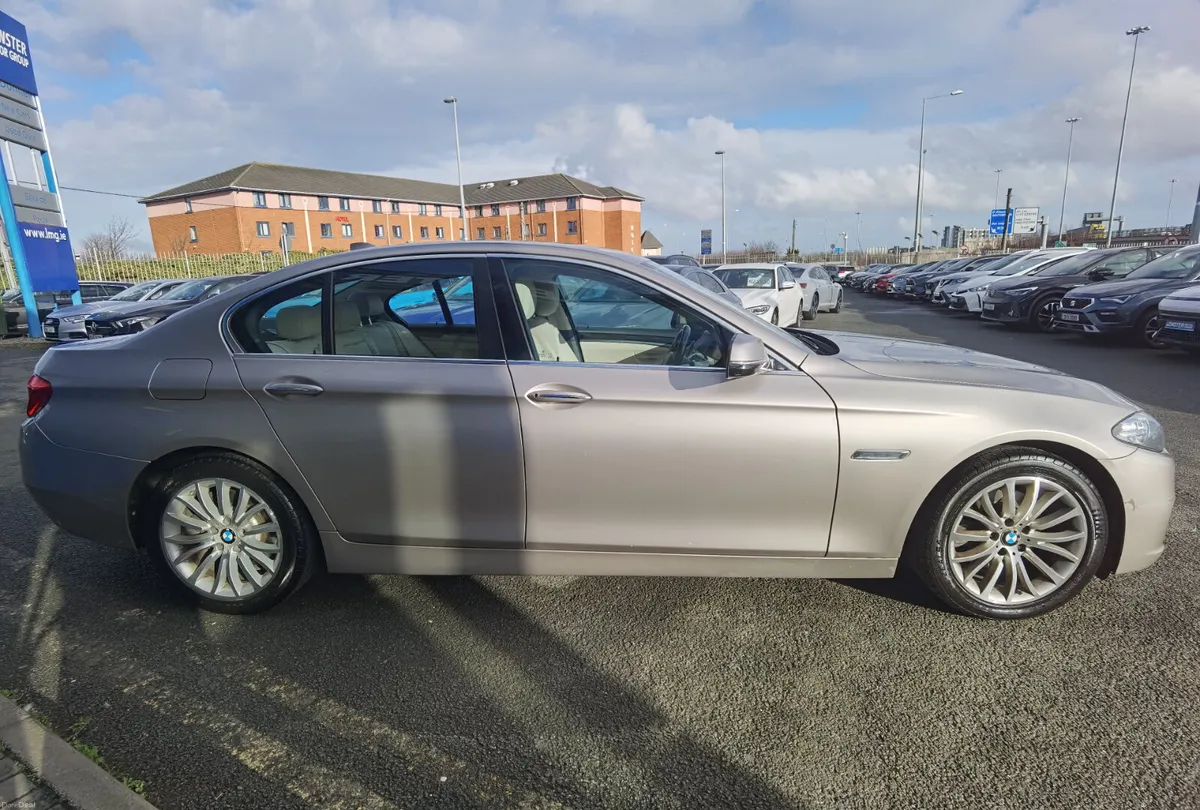 BMW 5 SERIES 520D LUXURY AUTOMATIC - Image 4