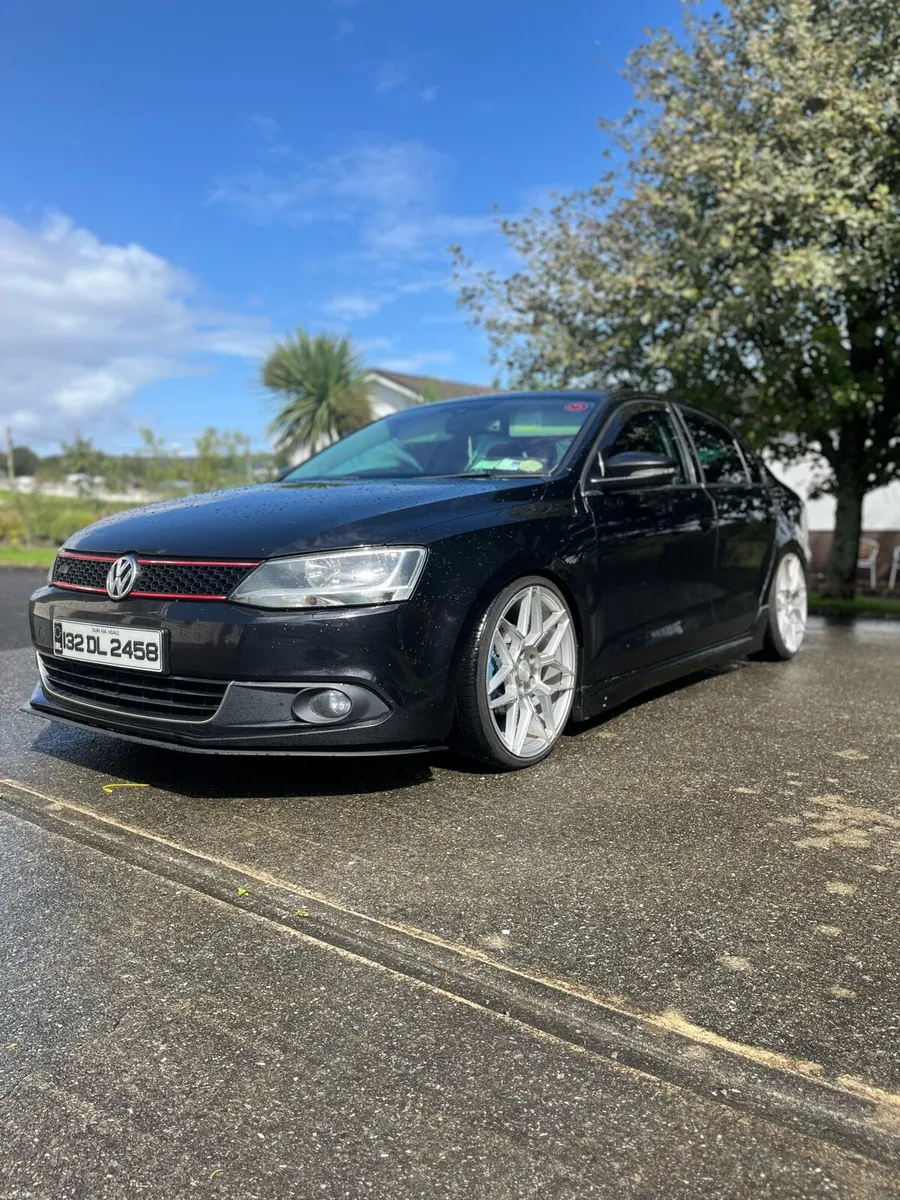 Volkswagen Jetta - Image 1