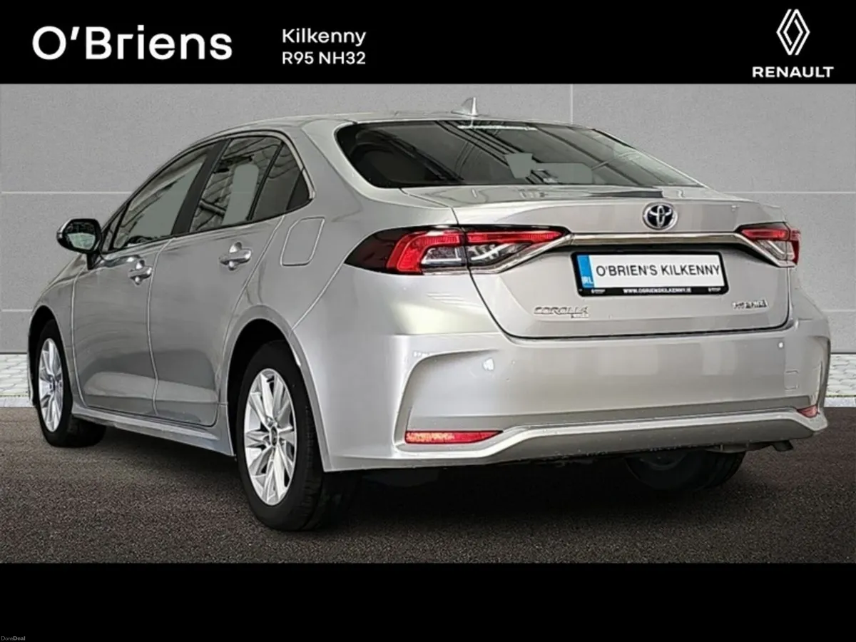 Toyota Corolla 1.8 Hybrid Luna Saloon - Image 3