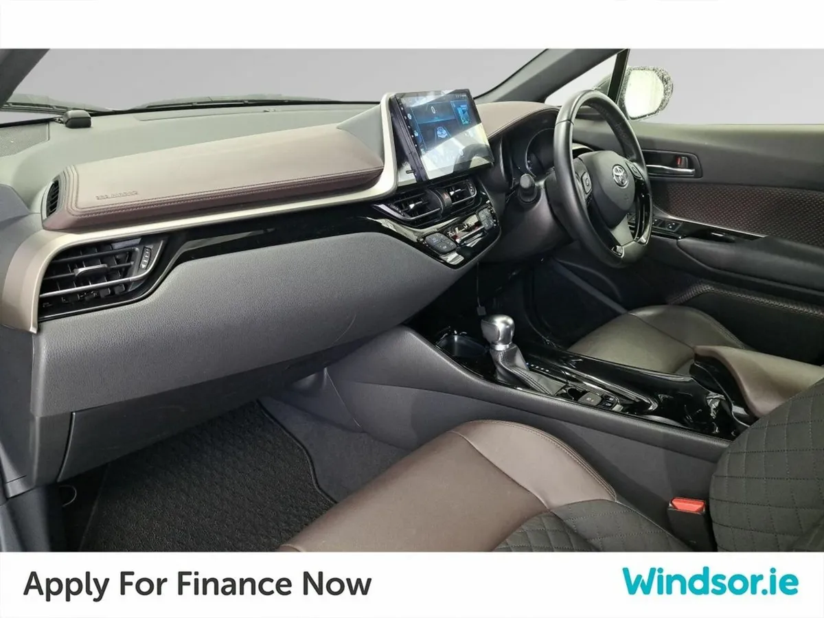 Toyota C-HR HYBRID AUTO - Image 4