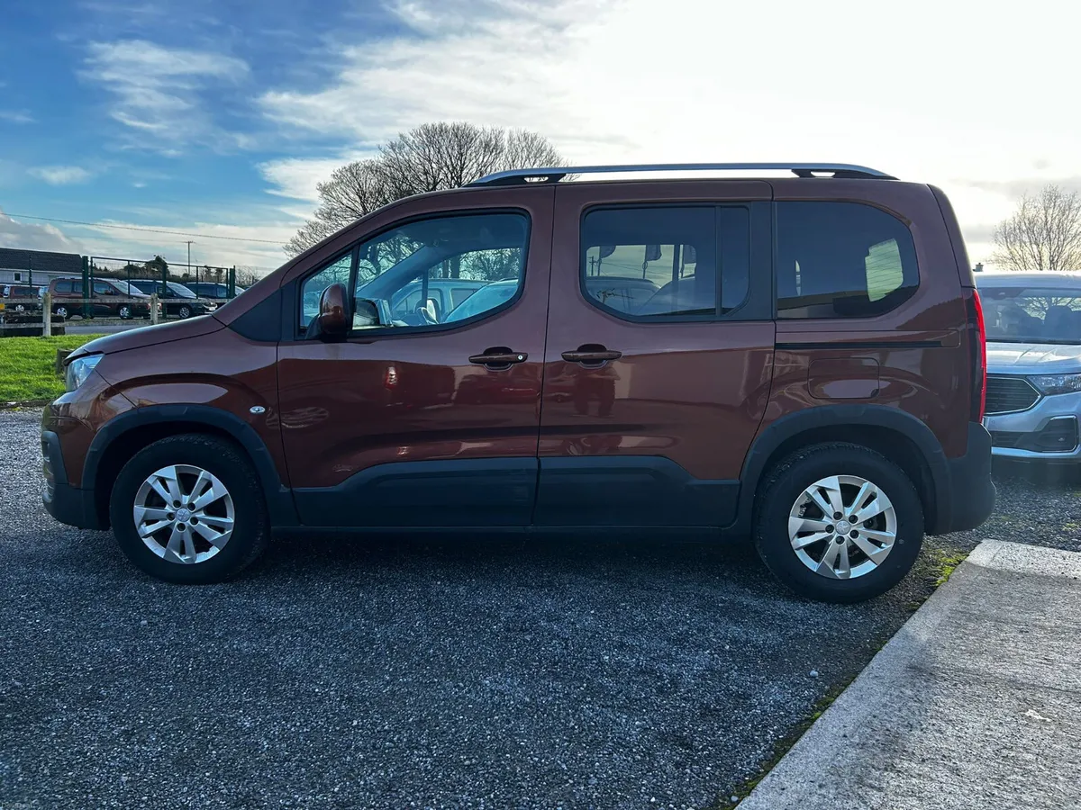 *Auto*Wheelchair Car - Image 3