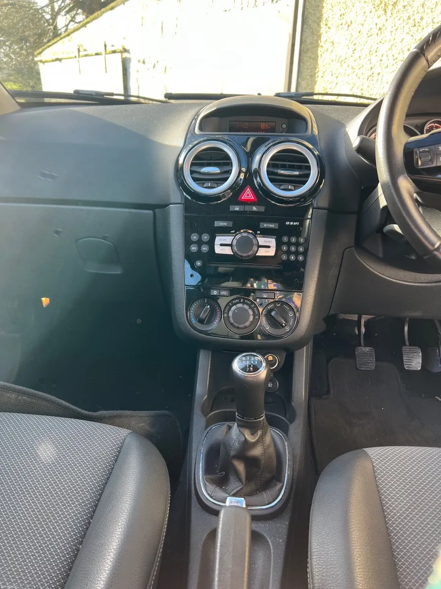 Vauxhall Corsa 2008 - Image 3