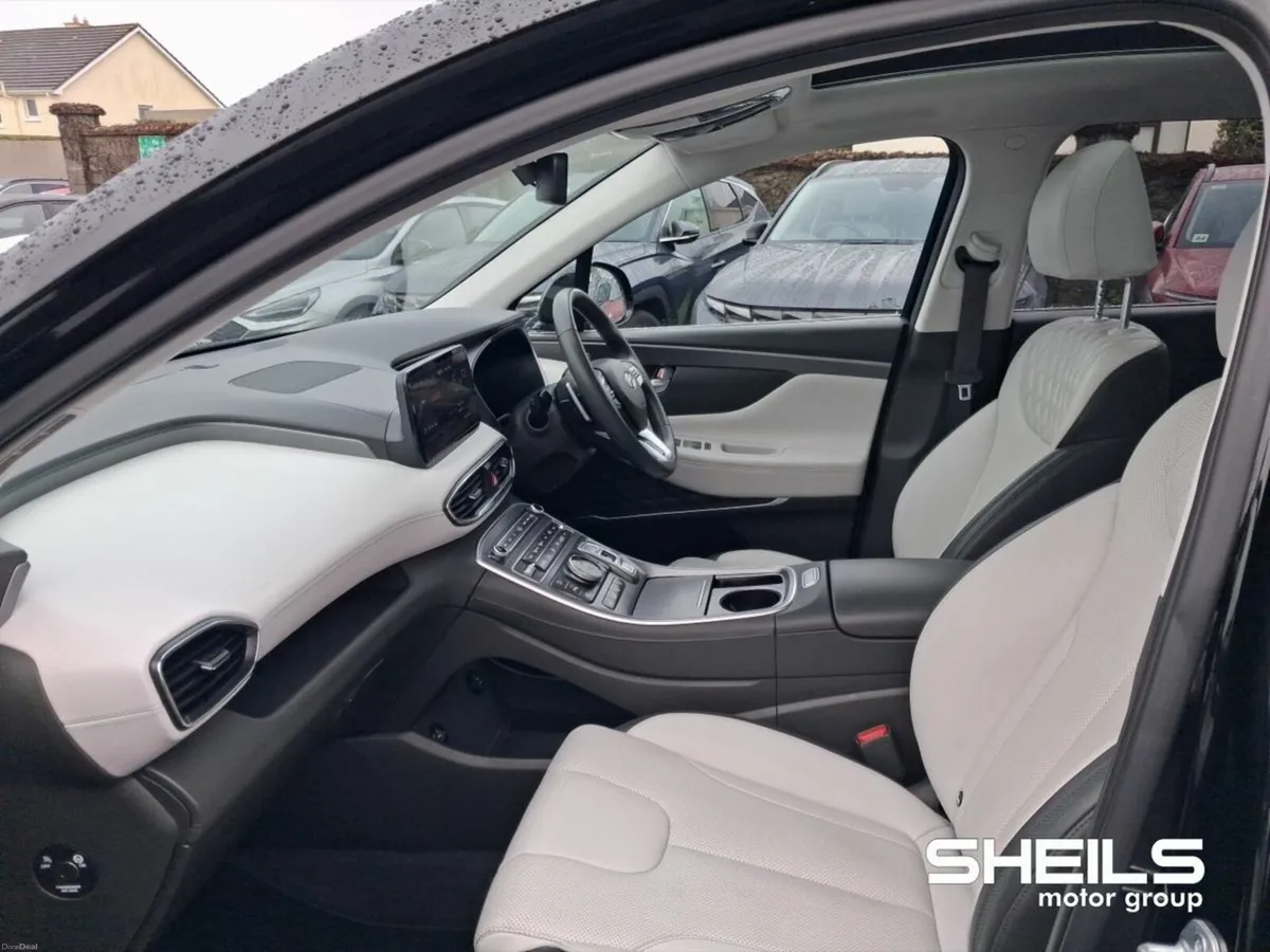 Hyundai Santa Fe 1.6 PHEV 4WD Premium Auto - Image 5