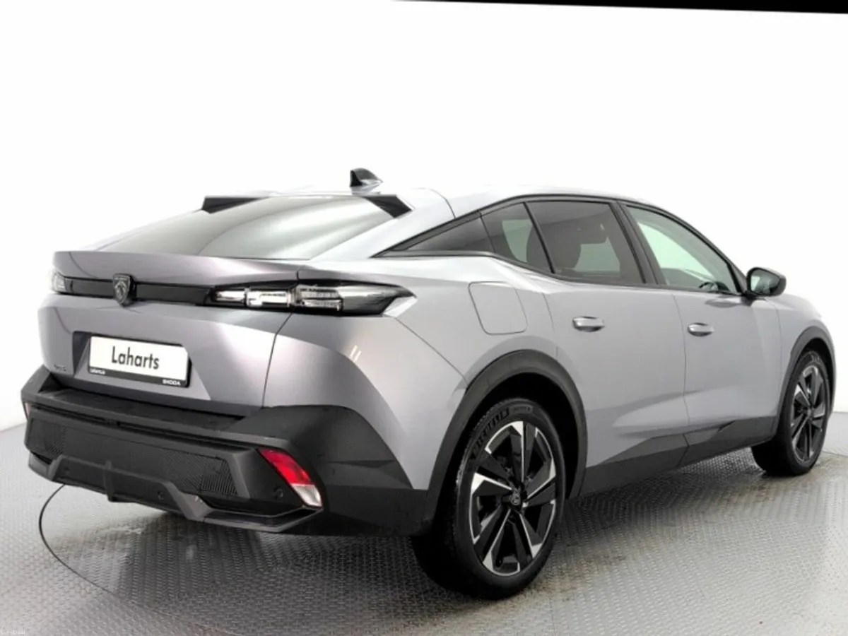 Peugeot 408 ALLURE 1.2 130PS AUTO - Image 4