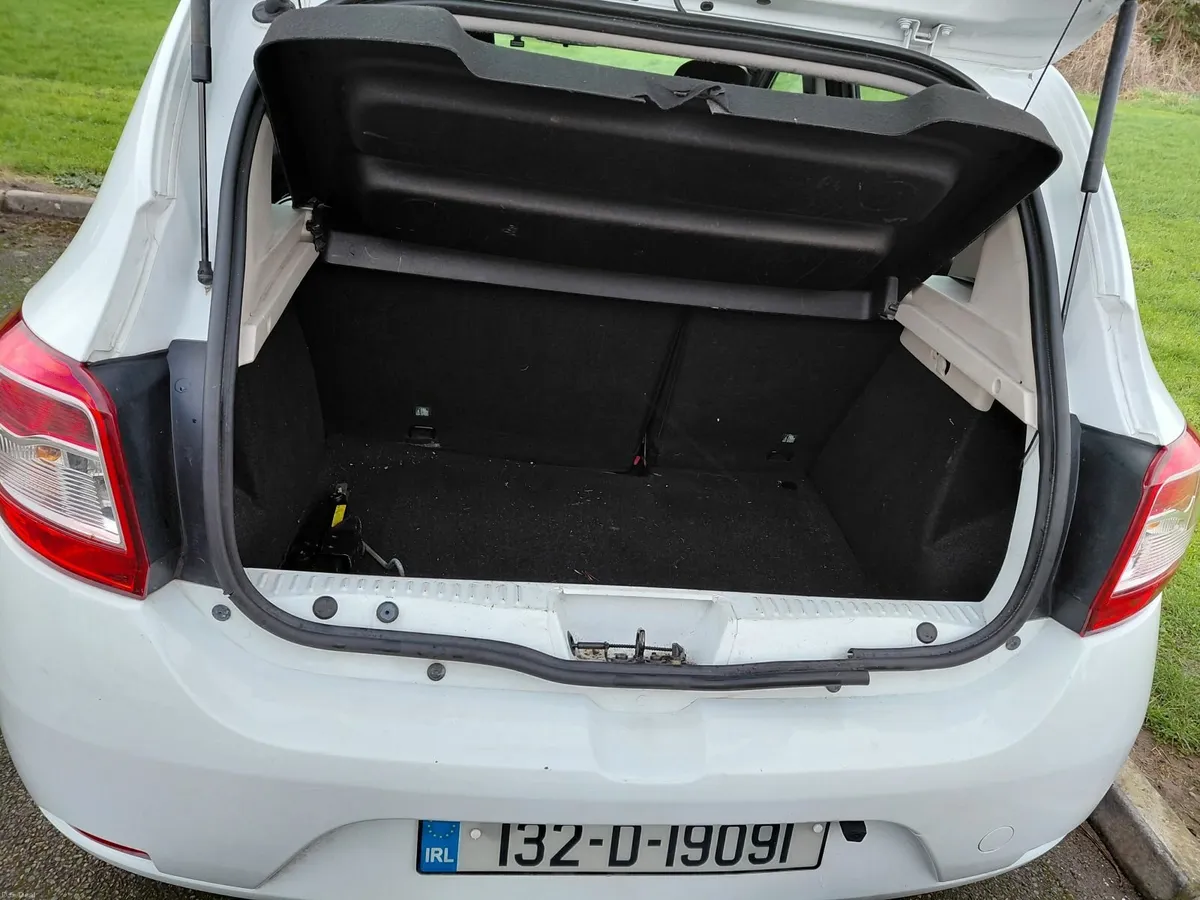 Dacia Sandero 2013 - Image 2