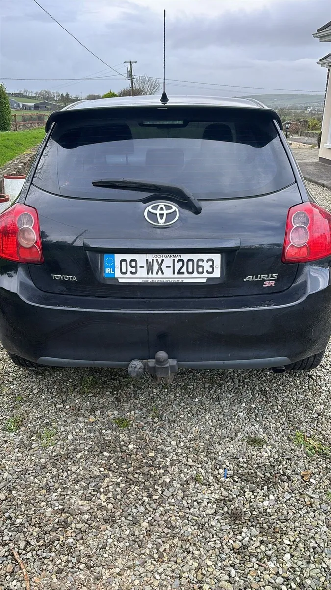 Toyota Auris 2L diesel - Image 2