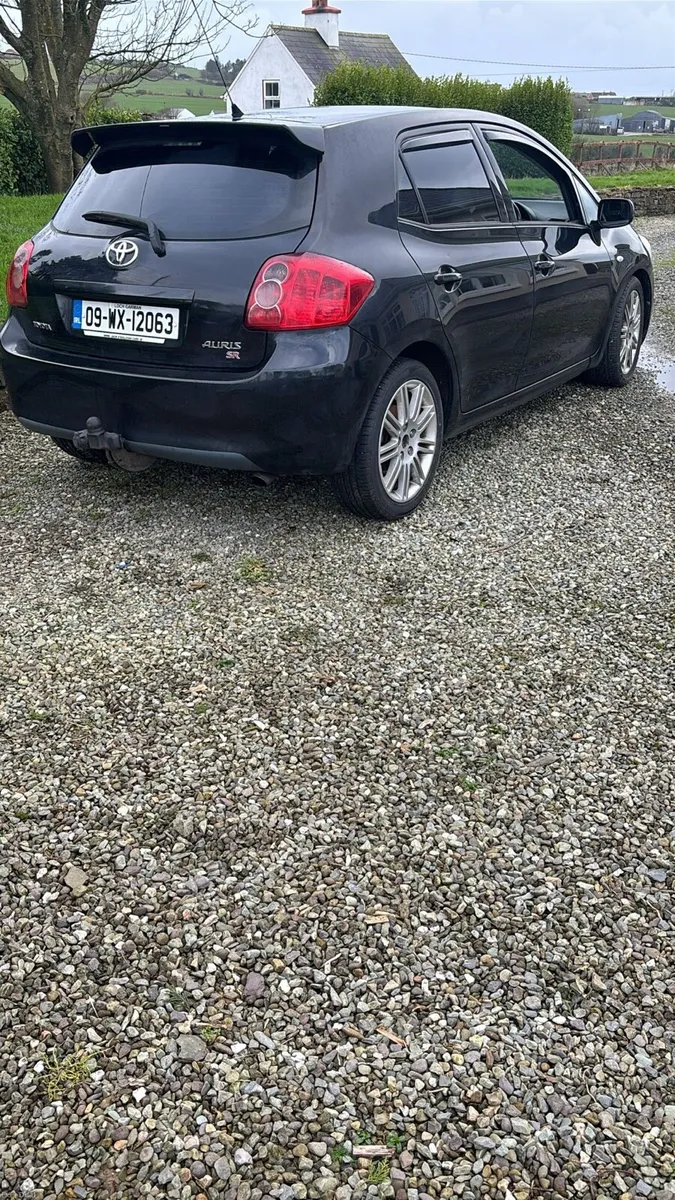 Toyota Auris 2L diesel - Image 4