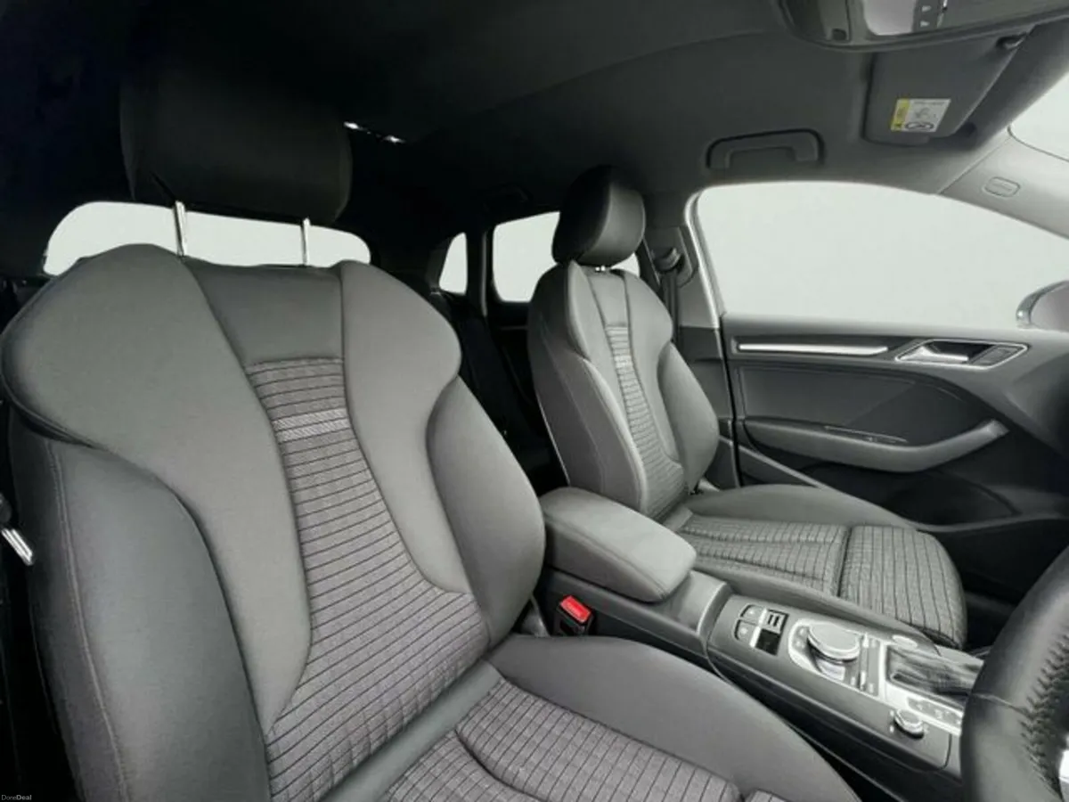 Audi A3 SPORTBACK 30TFSI SPORT Signature Edition - Image 4