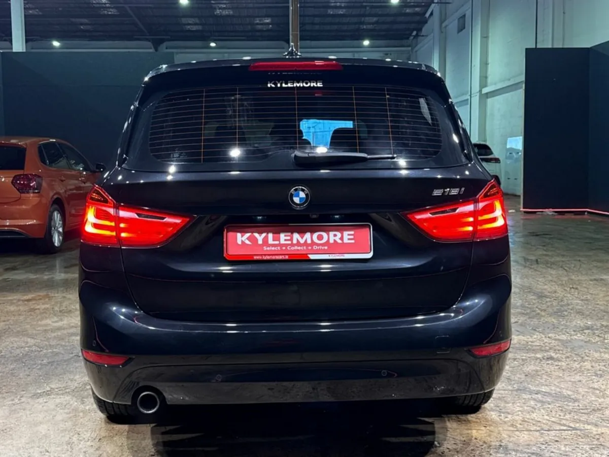 BMW 2-Series "7 SEATER" 218i AUTOMATIC 1.5L - REVE - Image 4