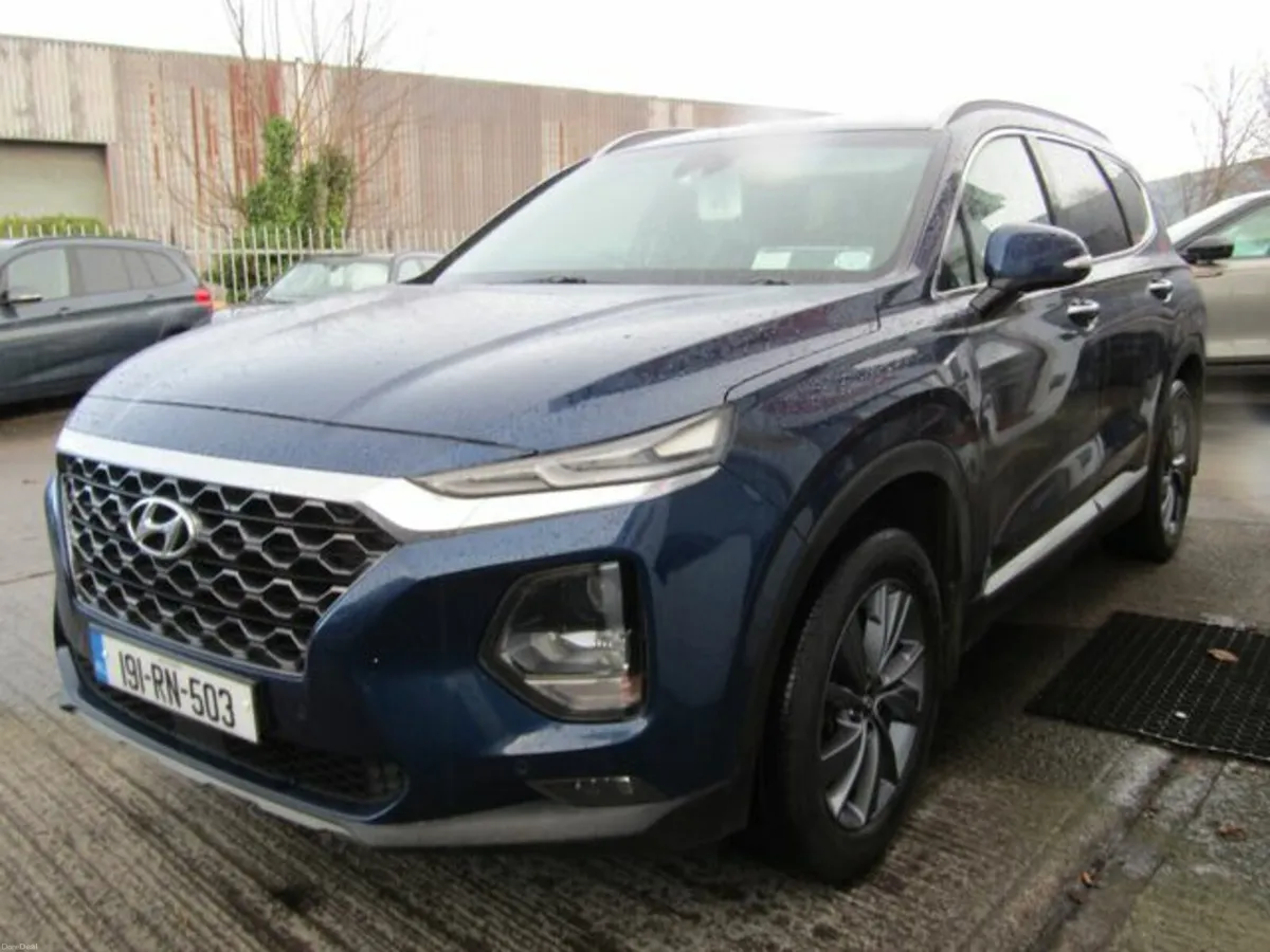 Hyundai Santa Fe 2WD Executive Plus 5DR - Image 3