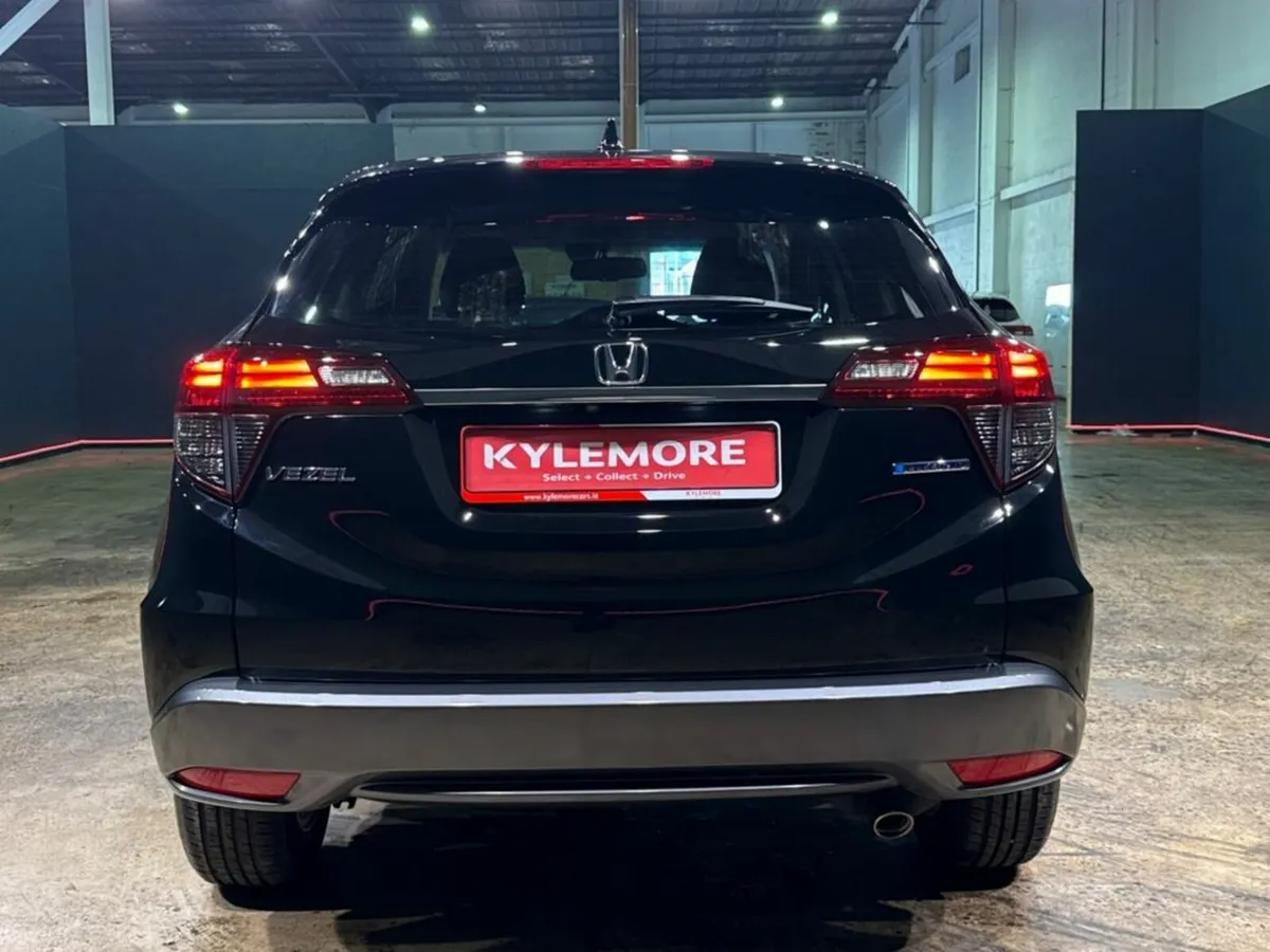 Honda Vezel AUTOMATIC 1.5L HYBRID HONDA X - REVERS - Image 4