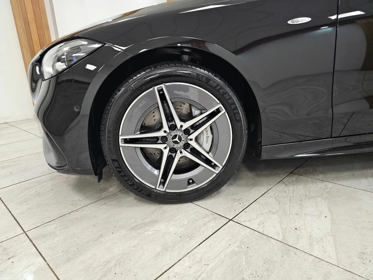 Mercedes-Benz C-Class PREMIUM // BLACK WITH IVORY - Image 4