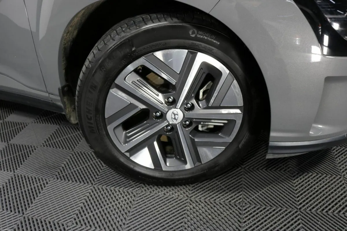 Hyundai KONA ELECTRIC PREMIUM 64 kWh - Image 3